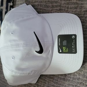 NIKE Light Gray Hat